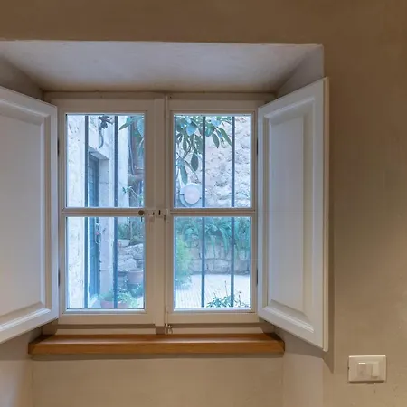 Superior 1 Bedroom Gabriela Next To Buza Appartement *