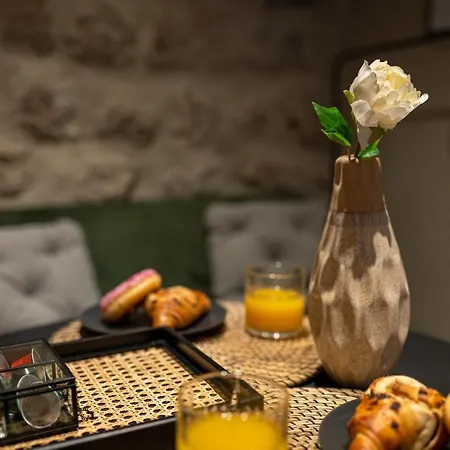 Superior 1 Bedroom Gabriela Next To Buza Appartement