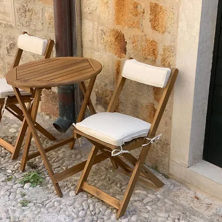 Superior 1 Bedroom Gabriela Next To Buza Apartment