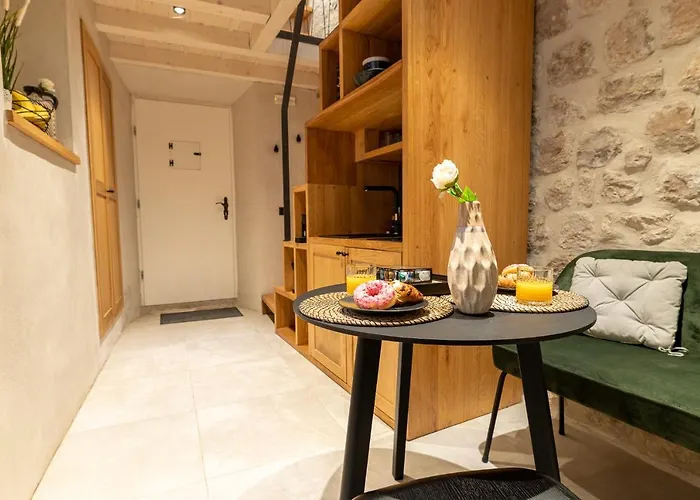 Superior 1 Bedroom Gabriela Next To Buza 아파트 *