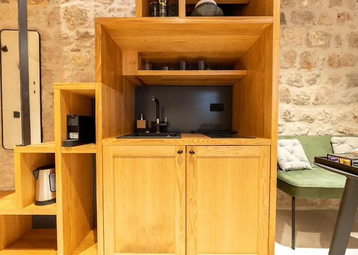 Superior 1 Bedroom Gabriela Next To Buza 아파트 두브로브니크