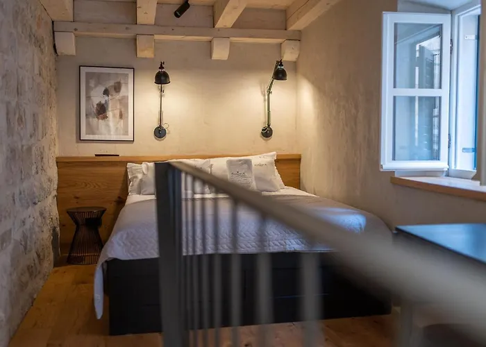 Superior 1 Bedroom Gabriela Next To Buza *