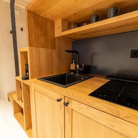 Superior 1 Bedroom Gabriela Next To Buza Ragusa